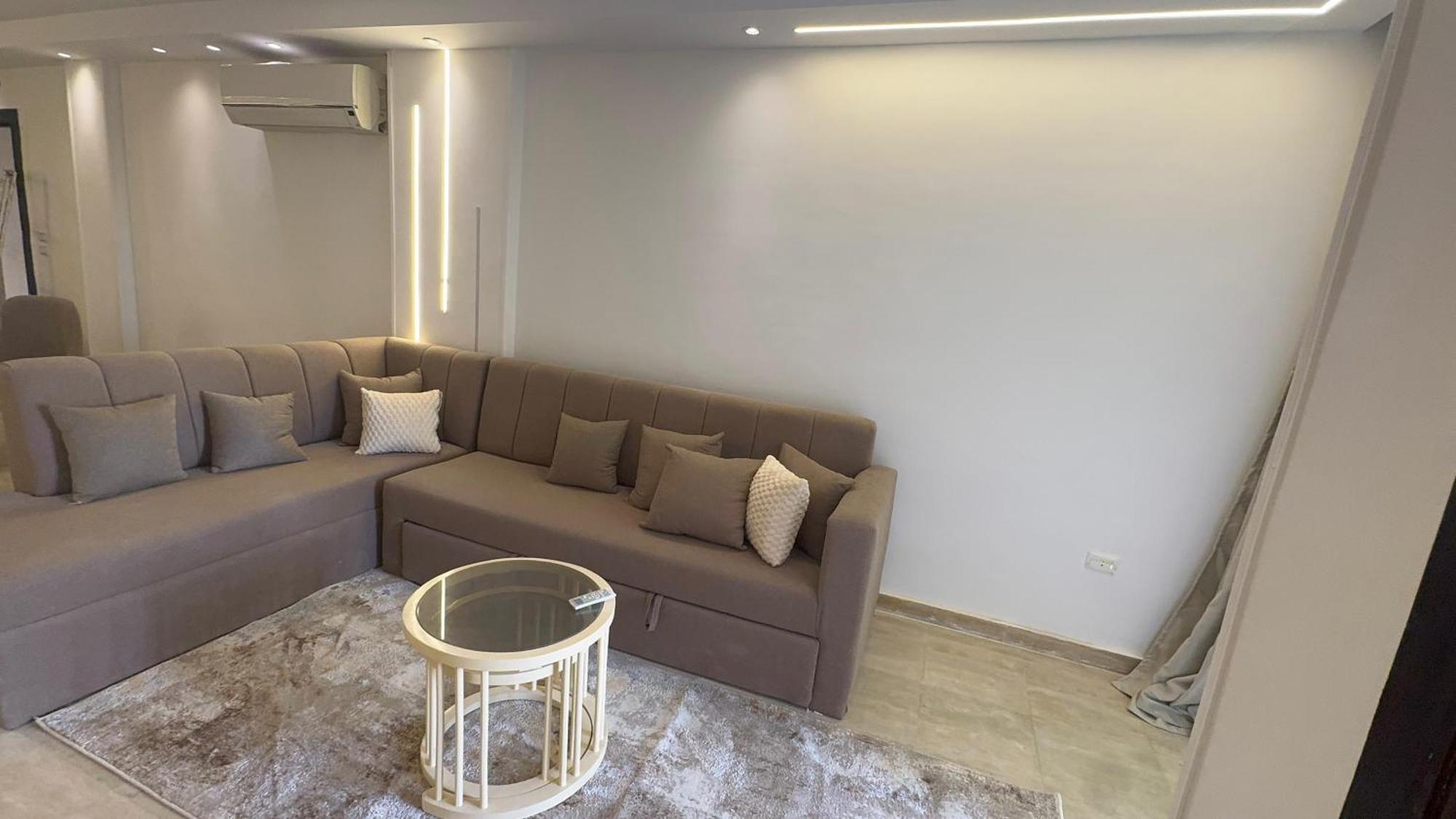 Apartment Avin