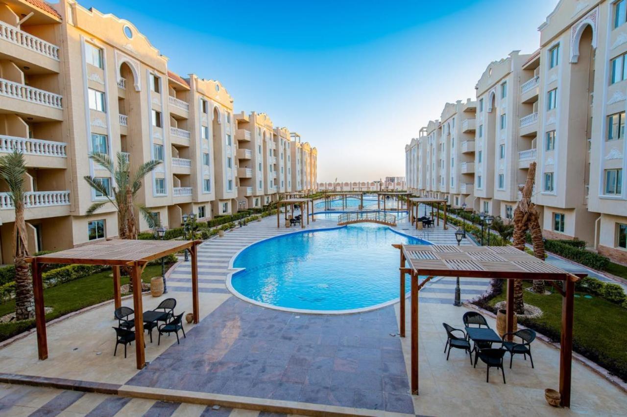 Avin Apartment