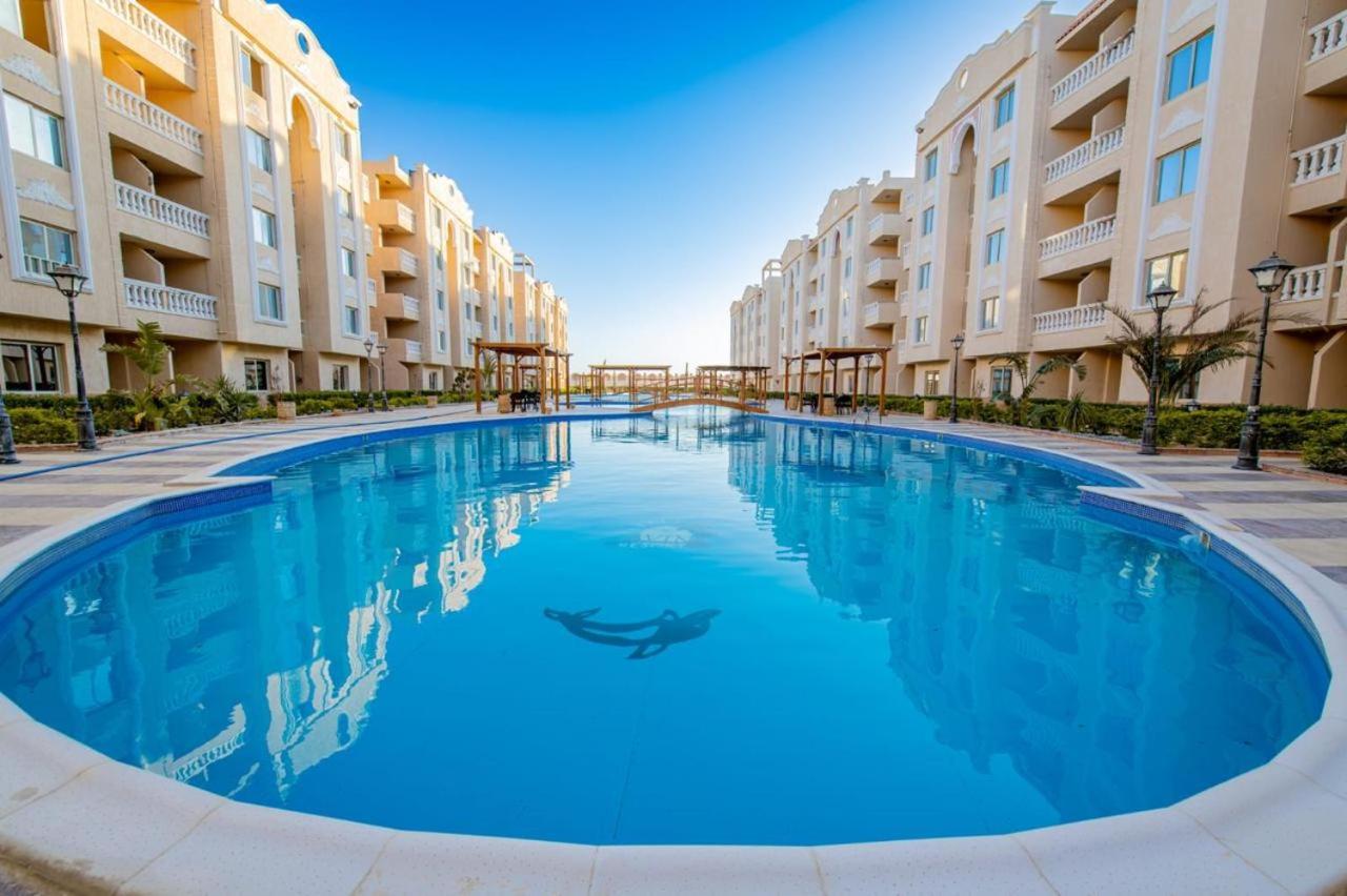Avin Apartment